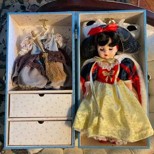 Madame Alexander Vintage 1996 “Snow White Trunk Set” Legends/Pristine/Never Used 海外 即決