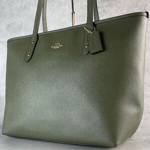 未使用級/希少色 COACH コーチ メンズ ビジネス シティ トートバッグ A4可 レザー グリーン 大容量 ショルダー 斜め掛け 肩掛け チャーム