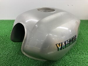 XJR1300 タンク 銀 RP01J-003*** ヤマハ 純正 中古 バイク 部品 RP01J-003 フューエルタンク 燃料タンク 修復素材に 品薄 希少品