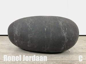 C）Ronel Jordaan/ロネル・ヨルダーン■Rock Cushions / ロッククッション■L