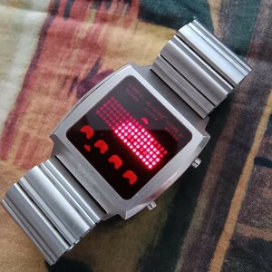 【未使用品】限定500本 SPACEINVADERS LED時計 電池交換済/ 腕時計 タッチトロン CASIO ORIENT オメガ タイムコンピューター オリエント