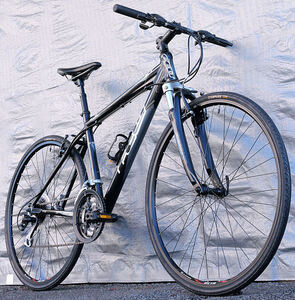 FELT(フェルト)QX 70)ほぼ綺麗)ct48cm)700c)タイヤ新品)ブラックカラー)Shimano 24s)街乗りクロスバイク 中古 