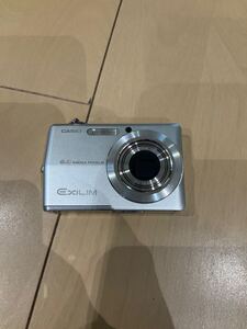 中古　CASIO EXILIM EX-Z600 シルバー コンパクトデジタルカメラ 