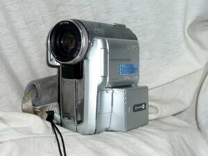 ソニー デジタルビデオカメラ DCR-PC350 (300万画素・ナイトショット付)劣化バッテリー付き・難あり品ジャンク