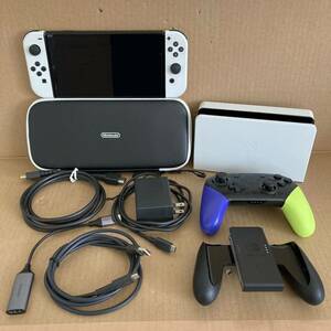 任天堂 NINTENDO SWITCH HEG-001 本体 ホワイト HAC-013 コントローラー　初期化済み