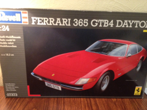 フェラーリ デイトナ 365 GTB4 1/24