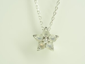 N186 STAR JEWELRY　スタージュエリー　可愛い星ネックレス　K10WG ムーンストーン　天然ダイヤモンド0.005ct ご希望の方にスター箱付き