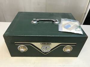 YIU-292　手提金庫 キャッシュボックス CASH BOX グリーン　緑　約13×35×24.5㎝　中古品　宮崎　MME　ヤ/80