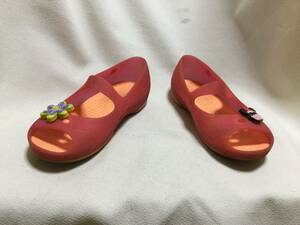 C7769★CROCS★サイズJ1★レッド　ガールズ　フラットシューズ★サンダル