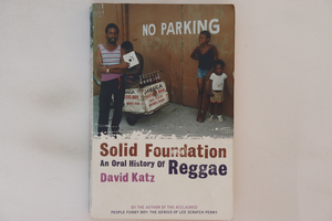 英BOOKS Book Solid Foundation - An Oral History Of Reggae ISBN0747559104 BETH LESSER /00620