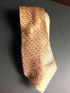 Christian Dior　クリスチャン・ディオール　トロッター柄　ネクタイ　MADE IN FRANCE　シルク100％　茶ゴールド系　絹100％　ロゴ総柄