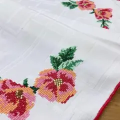 【手刺繍】ヨーロッパ ヴィンテージ 花柄 クロスステッチ テーブルクロス 白