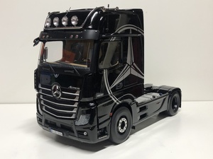 NZG 1/18 Mercedes Benz Actros Gigaspace 4x2 Black with logo　メルセデス　ベンツ　アクトロス　トレーラーヘッド