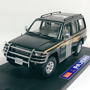 【中古】SunStar サンスター MITSUBISHI PAJERO LONG 三菱 パジェロ ロング 1998 モデルカー 1:18 ダークグリーン系