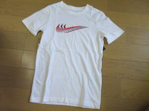 NIKE ジュニア 半袖Tシャツ 140㌢ ホワイト 新品 ☆決算セール☆