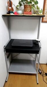 手渡し　美品　幅65cmで場所を取らない省スペース向けのPCデスク！ 棚付 キーボード棚 スライドテーブル付き