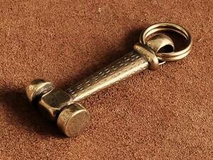 真鍮 キーホルダー（ハンマー） 金槌 カナヅチ トンカチ とんかち かなづち 工具 ツール チャームネックレス キーリング チャーム ブラス