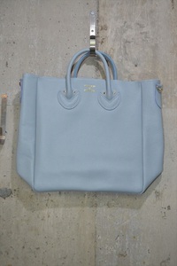 ヤングアンドオルセン　YOUNG&OLSEN The DRYGOODS STORE　EMBOSSED LEATHER D TOTE M　YO2401-GD006　レザー　トート　バッグ　鞄 D6679