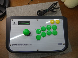 kh00571 PS2/PS プレステ/プレステ2 プレステ2 HORI リアルアーケードプロ REAL ARCADE 本体のみ　ジャンク品