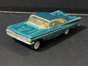 Revell 1959 Chevy Impala LOWRIDER レベル シェビー シボレー インパラ ローライダー 1/64 アメ車 ミニカー ラメ ピンスト ミューラル/DU