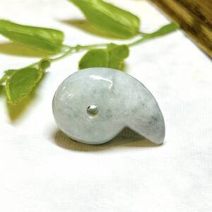 【E10790】勾玉＊翡翠＊ミャンマー＊Magatama Jade Pendant