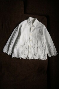 ★24年購入×定価5.1万円×百日草の刺繍とカットワーク◎高密度でドライタッチなシャツ ブラウス★ 45rpm 45R 即決 チュニック