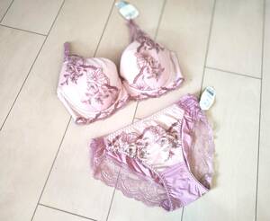 240413　新品　Tutuanna　チュチュアンナ　ブラ　ショーツセット　F70　M　ピンク　大きな胸を小さく見せる　美胸UPブラ　￥4500