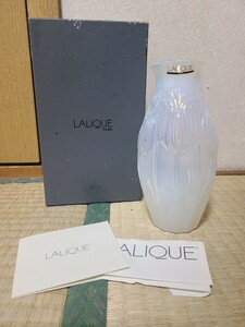 花瓶 ベース 花器 ラリック 未使用 美品 オパールセント 硝子 チューリップ文 LALIOUE オパルセント 乳白色 TULIPE 飾壺 飾り壷