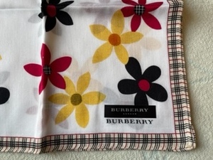 新品★バーバリー★やや大判ハンカチ★お花模様★ノバチェック★ミニスカーフにも★BURBERRY