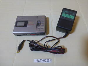 T-05221 / SONY / MZ-R30 / MD WALKMAN / MDレコーダー / 通電のみを確認 / ゆうパック発送 / 60サイズ / ジャンク扱い