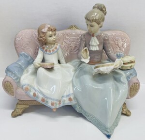 R266-G20-386 LLADRO リヤドロ CF11R 6713 E-26 SEP 親子 女性 女の子 陶器人形 置物 オブジェ インテリア小物