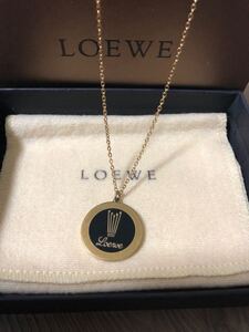 ロエベLOEWEロゴチャーム ブラック系とゴールド系ネックレストップ ペンダントヘッド ネックレスチェーンプレゼント