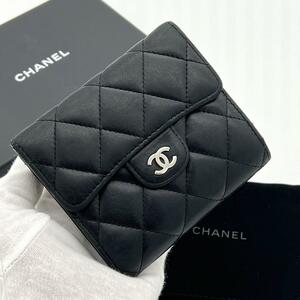 CHANEL シャネル 三つ折り財布 クラシック スモール フラップウォレット 黒 ブラック ラムスキン シリアルシール レディース ユニセックス