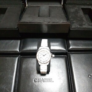 CHANEL 正規 腕時計 J12 H0968 白 WH レディース 33mm 純正 シャネル 箱 保証書 ギャラ 付き 未使用 社外 ベルト 電池交換 予約約束