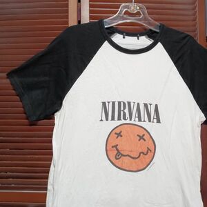 1スタ 再落無し AIIJ 白 バンド ラグラン Tシャツ ニルバーナ NIRVANA カートコバーン 90s 00s ビンテージ 古着 卸 仕入れ