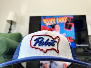 USA企業Pabst Blue Ribbon BEERキャップ　ホワイト　ブルー