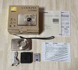 箱付 美品★Nikon COOLPIX S7000（ゴールド）ニコン クールピクス デジカメ コンパクトデジタルカメラ★動作確認済み