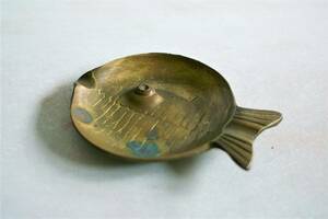 [8611]真鍮 トレイ ヴィンテージ シャビー シック 魚 エイジング アンティーク アッシュトレイ 灰皿 