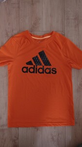 adidas アディダス 　キッズ　半袖Tシャツ　160cm