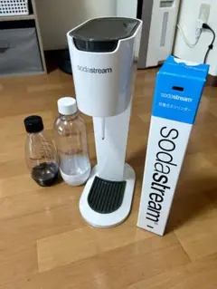 sodastream 炭酸水メーカー ホワイト 付属品新品１本使用中１本