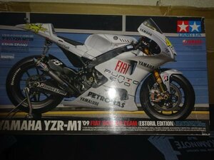 1/12 ヤマハ YZR-M1