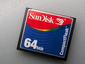 SanDisk CompactFlash 64MB CFカード ケース付き サンディスク コンパクトフラッシュ メモリーカード 動作確認済み