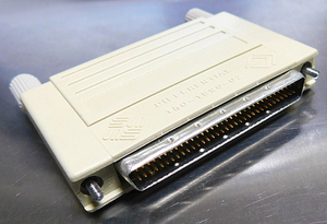 Sun純正 68Pin Differential SCSI ターミネータ (P/N:150-1890-02) [管理:KC349]