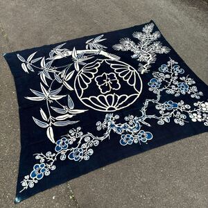 6046▲古布　藍　家紋風呂敷　松竹梅　Japan old working cloth 藍 木綿 襤褸 リメイク　定形外発送