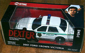 Greenlightデクスター 1/24 2001 フォード クラウン ビクトリア ポリスカーFord Crown Victoria Miami PoliceマイアミDexterグリーンライト