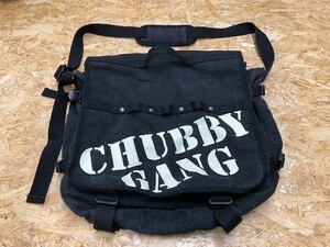 CHUBBYGANG チャビーギャング キッズ ショルダーバッグ ロゴプリント かばん カバン ブラック×オフホワイト 黒×白系