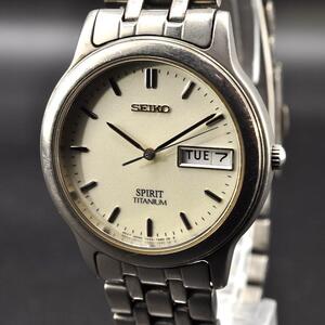 SEIKO セイコー SPIRIT スピリット 7N43-7150 クォーツ デイデイト チタン シルバー 銀 メンズ 男性 腕時計 電池交換済み 正規品 w-11202