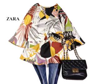 ザラ ZARA BASIC 大人素敵スタイル☆ 微光沢 総柄 スカーフ風 Vネック フロントデザイン プルオーバー カットソー ブラウス XS