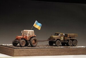 維1/43 ウクライナ 捕獲ロシアBM-21 自走ロケット砲 情景模型完成品B332