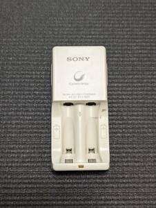 ソニー Sony　コンパクト充電池用充電器　BCG-34HW 充電器のみ （単三電池・単四電池用） 【中古】